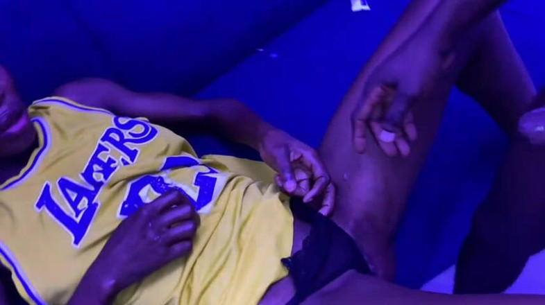Xxx69bang: Moje služka miluje to, když nacpu svého tlustého ptáka hluboko...