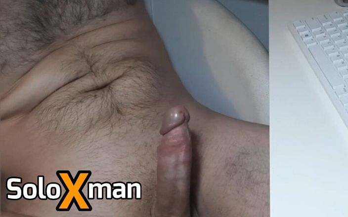 Solo X man: Masturbând o pulă mare în timp ce porno Hentai - SoloXman