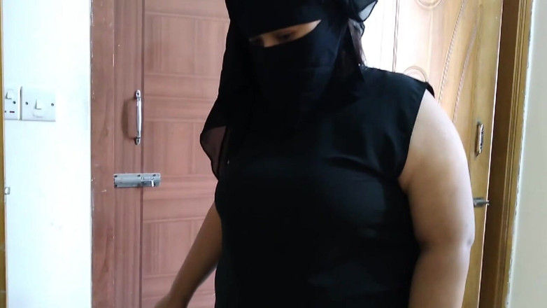Aria Mia: Niqab Hookup - người giúp việc tuổi teen Ả Rập nóng bỏng...