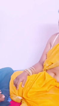 desi tin mahine ki garbhavti bhaabhi durbhagy se pati ke bhaee ka bara land chod rahi hai. telugu gandi baat karte hue.