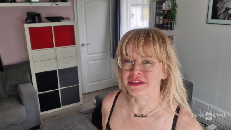 Anna Lynx: Tentando sybian pela primeira vez - Desafios de sela