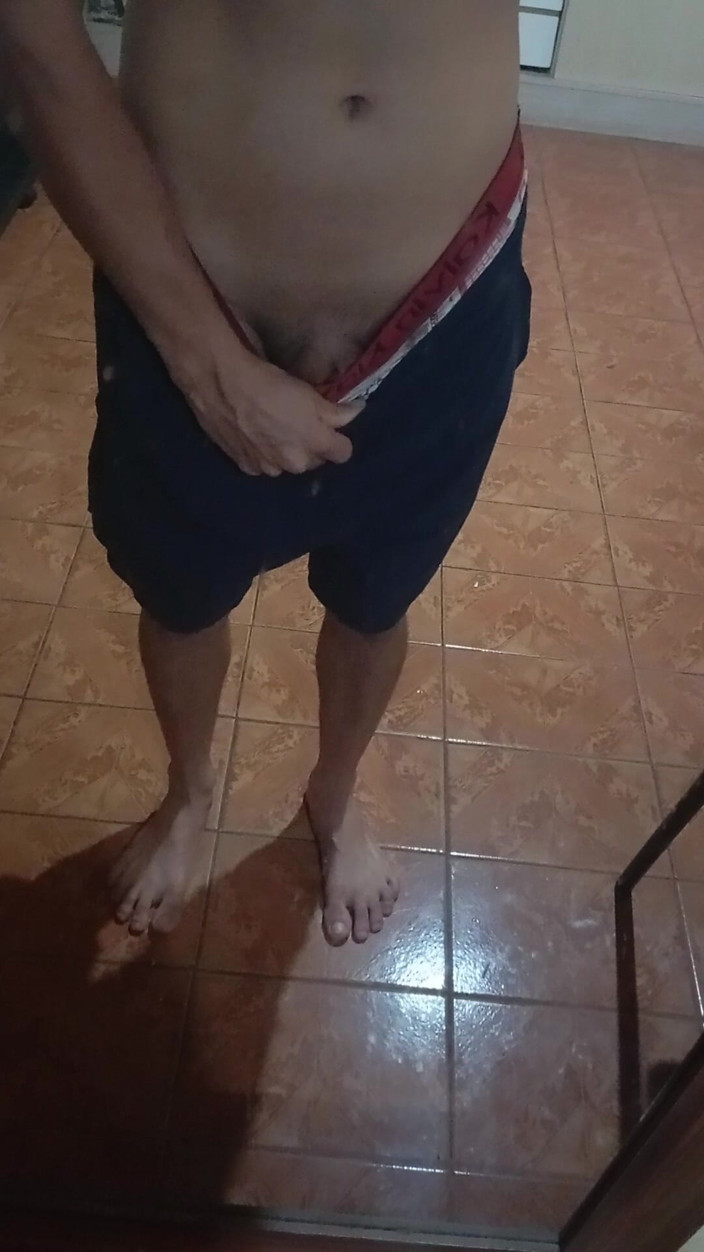 Ray Oliver: Garoto de Shorts no Espelho