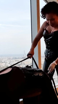 Nữ hoàng latex chịch nô lệ nam phục tùng