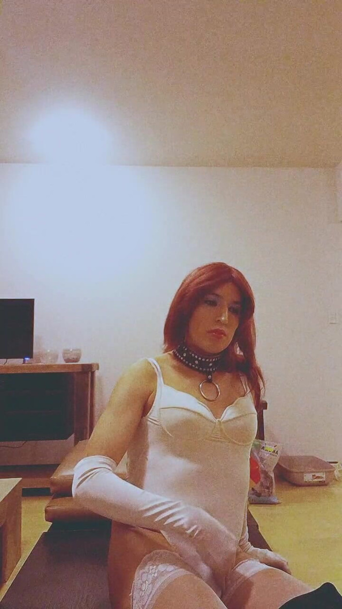 Tammy sissy slave: Masturbace s dildem
