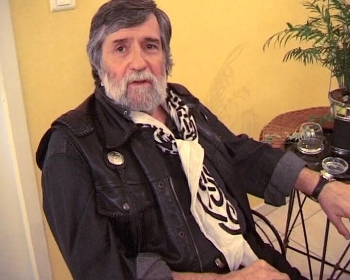 Videos Francaises: Francouzská babička tvrdě ošukaná několika chlípky