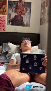 Colombian Masturbating! While Watching Porn on His Tablet