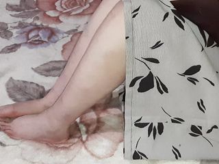 Vik_All: Trong khi mẹ kế của tôi đang đọc một cuốn sách, tôi đã...
