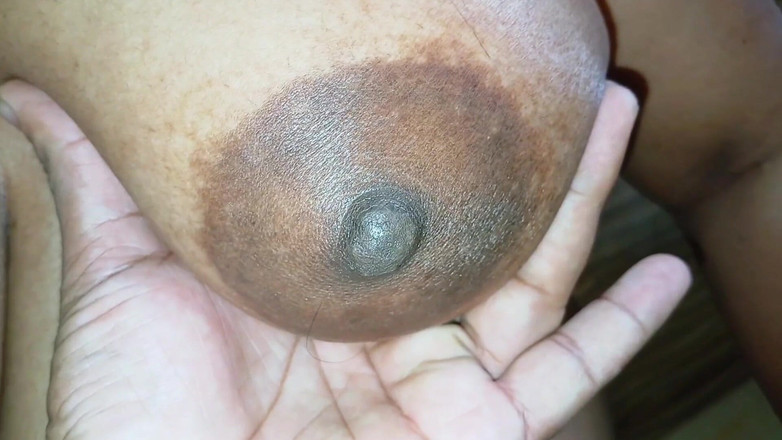 Hot Top: Heiße indische ehefrau mit möpsen