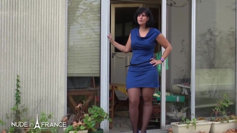 Nude in France: Ceo, çalışanına götüyle bakan yaramaz büyük memeli bir genç erkek avcısı