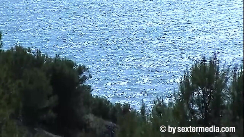 Beachbitches: Seks solo remaja di Dunes of Mallorca