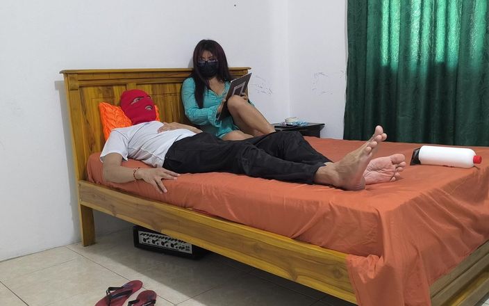 NEGRITA SEXY: The Wife Masturbates Because Her Husband Doesn't Fuck Her After...