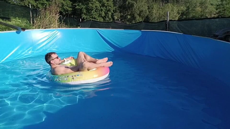 kickerscooter: Wet Summer Ride. Handjob in the Pool