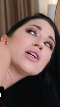 Team skeet labs - Curious teen tries the life of a sugar baby so her bestie shares her sugar step daddy