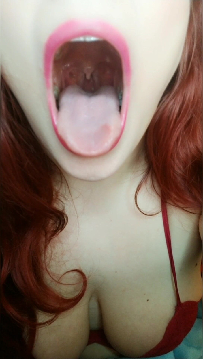 Scarlet Vixen: Açık, dil dışarı, zevkin için esneme