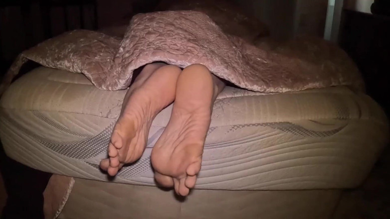 Mrs Dimples: Pajea Tu Polla a Mis Suelas No Unitarias Mientras Intento...