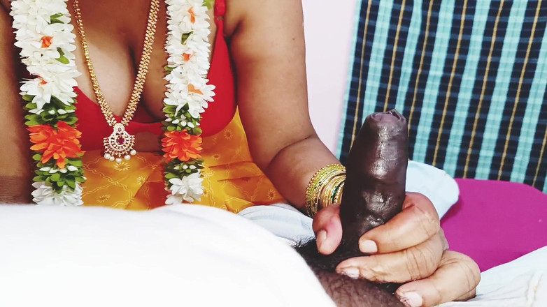 Telugu honey lips: Video đầy đủ, con riêng kế đụ mẹ kế, telugu dirt nói chuyện.