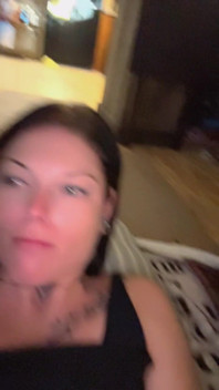 Sexy MILF Squirting