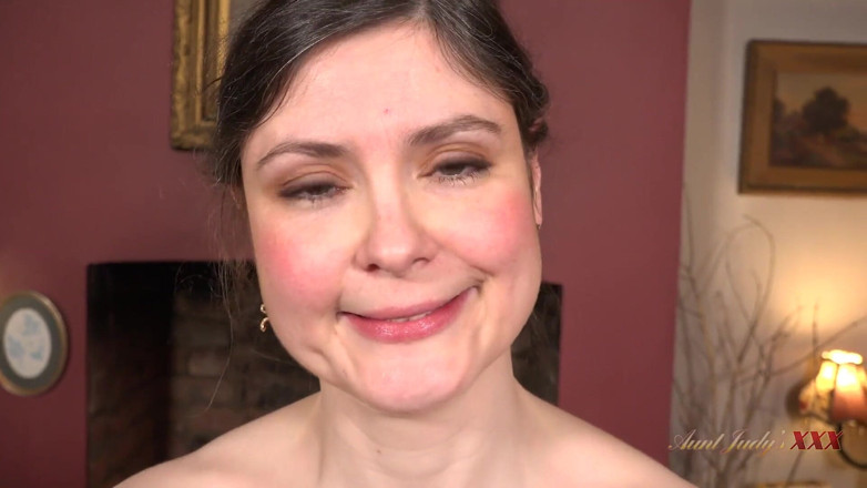 Aunt Judy's XXX: AuntjudysXXX - La tua zia miLF di 40 anni Aurora ti lascia...
