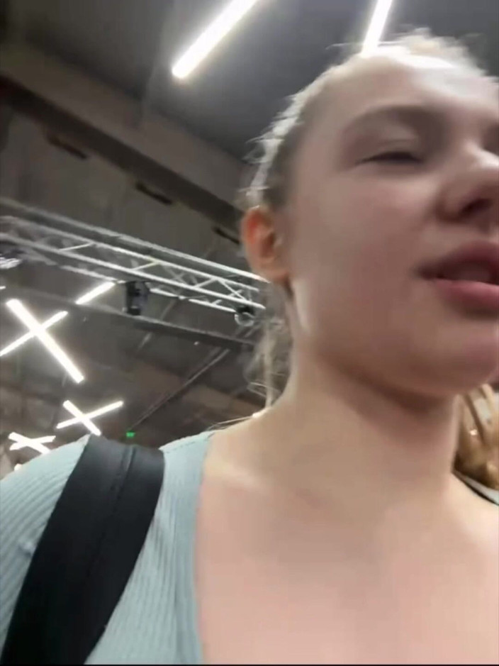 JuiceLussie: Masturbate in the Gym so Hard
