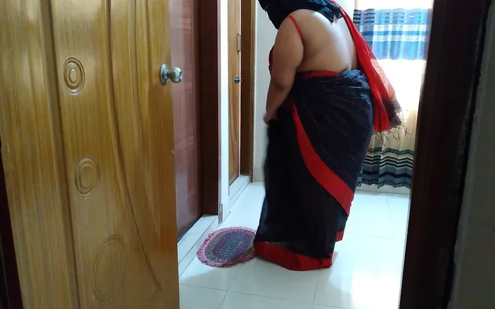 Aria Mia: Asian Hot Saree 35-year-old BBW Woman Tied Her Hands to the...