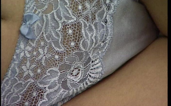 YOUR FIRST PORN: Sweet Celine被绑住软剪辑
