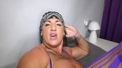 Danaxmuscles: मर्दखोर courgette से अपनी गांड तोड़ती है