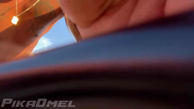 Jony PikaDmel: Moje zlobivá sestřenice mi navrhla, abych ji ošukal na veřejnosti,...