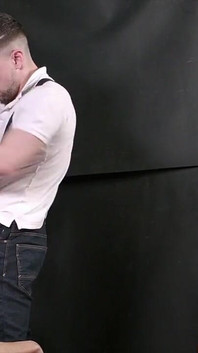 Piggy Twink Sub dipukul dan dikongkek selain oleh Josh Milk