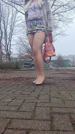 Nelly_Honey: Ich fahre mit meinem liebhaber, um ein Video für meinen 75-jährigen...