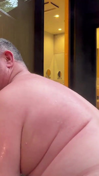 Trochu zábavy ve vířivce v Japonsku Fuji