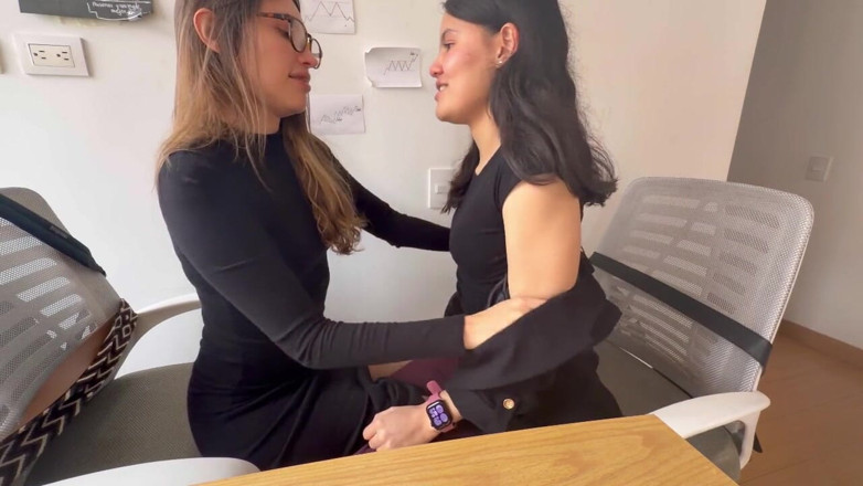 scarlettandc: Fucking My Co-worker