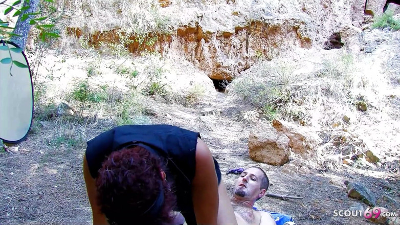 Full porn collection: Un turător o fute pe Jana, matură latino, în pădure