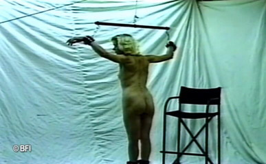Dark room of slave seks: Vintage domination with whipping and bondage