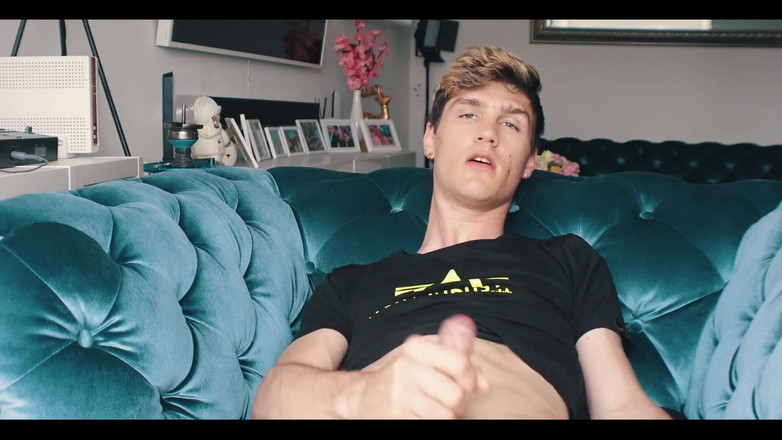 Caruso Rainbow: Kamu mau liat aku muncrat nggak? 