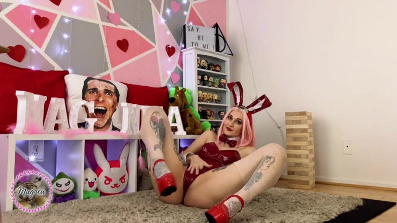 Magnea: Sakura Bunny Haruno își fute cu vibratorul pizda