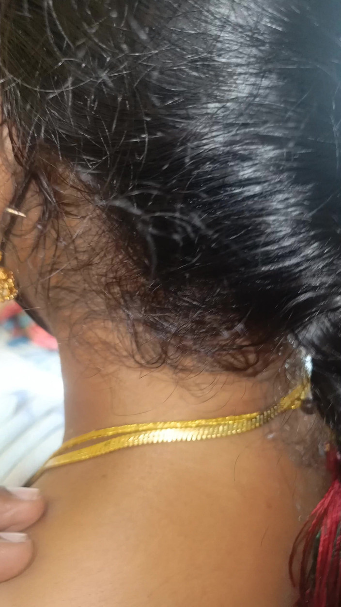 Pushpa studio: Une femme au foyer profite d’une romance torride