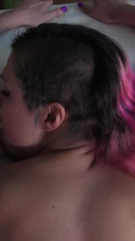 Amadora tatuada é viciada em pau