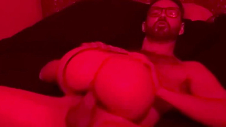 Doll Goon: Quartiere a luci rosse scopa questo culo grosso