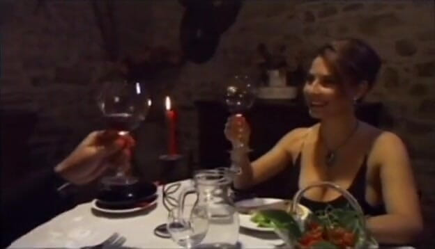 My MILF: Seksi büyük memeli fahişe yatakta sert yarakla sikişiyor