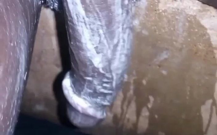 bigBlackie699: Nové video, které jsem si oholila a hrála si s...