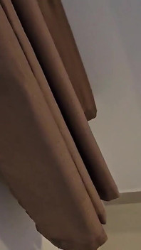 Heet en ondeugend vrouw gaf het aan een vriend in de nachtclub, de cuckold registreerde trots de claxon