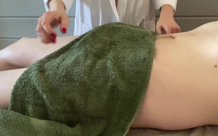 Lady Anna: Geile klant bij massagesalon