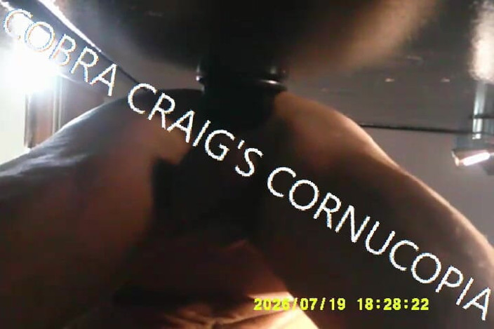 COBRA CRAIG: Ne yazık ki üveymam'a görebileceğim en yakın çekim