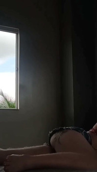 私はあなたのハードオンと、そのペニスの上に座りたいときに眠る準備ができていた