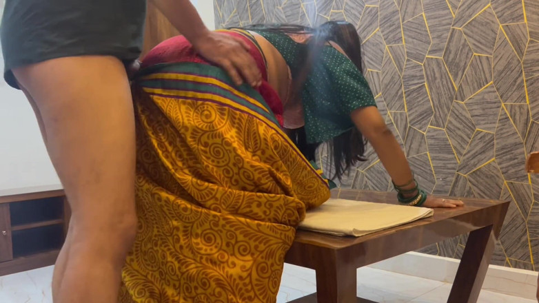 Besharam Jodi: Desi Indian Saree Fucked by Her Besharam Younger Stepbrother