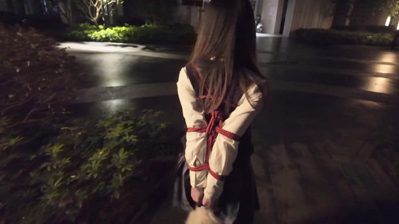 Aisan girl bondage: Hs19- uma garota de uniforme escolar foi amarrada a passear...