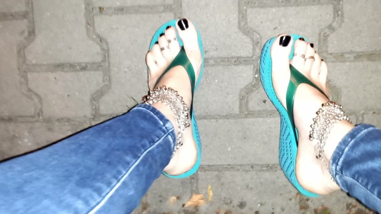 Heelex: Feet Lover in Sexy Platform Flip Flops