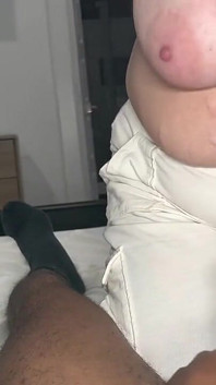 Livie Blainn Ordeña Golpes De Cory Mientras Lee
