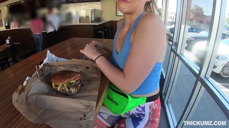 Team Skeet: Thickumz - ragazza dal culo caldo che si gode una giornata...