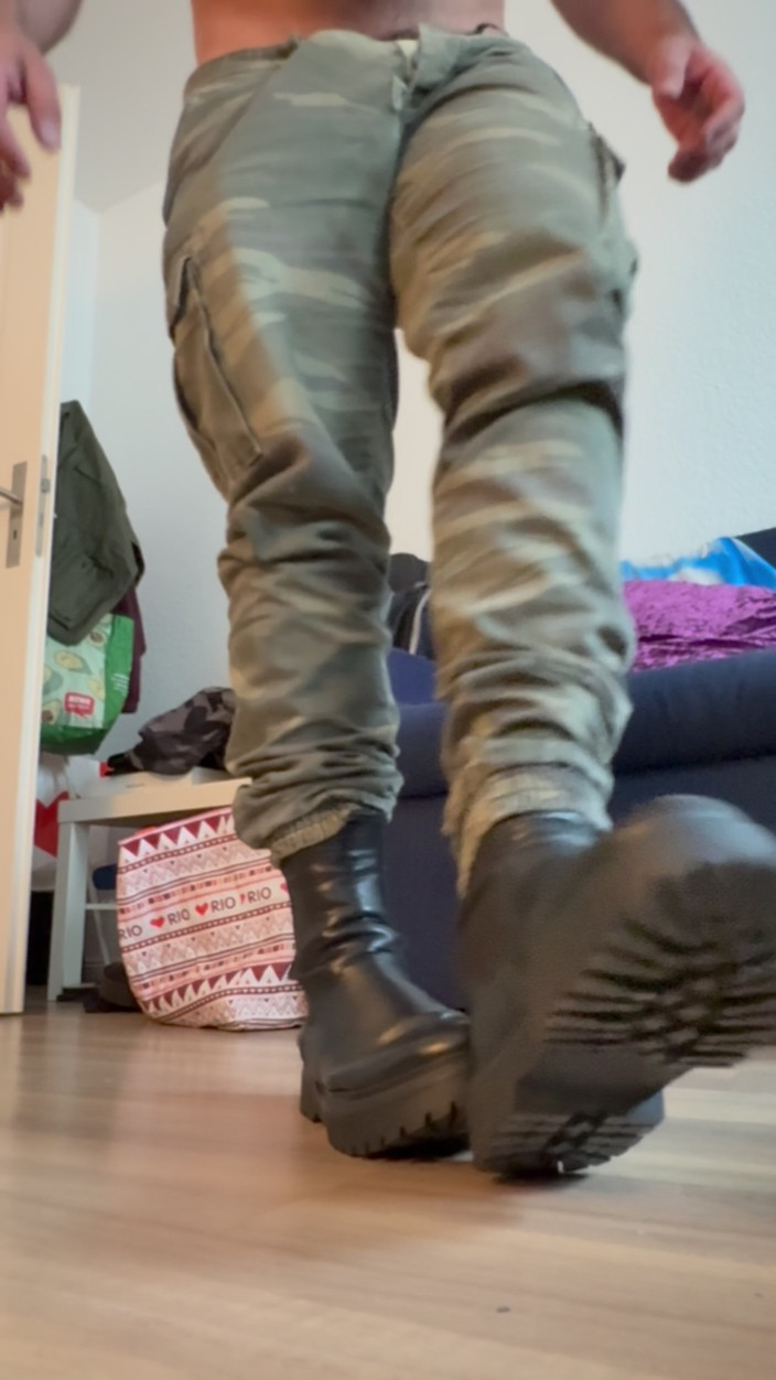 Massive daddy xxx: Solo - Military Alpha